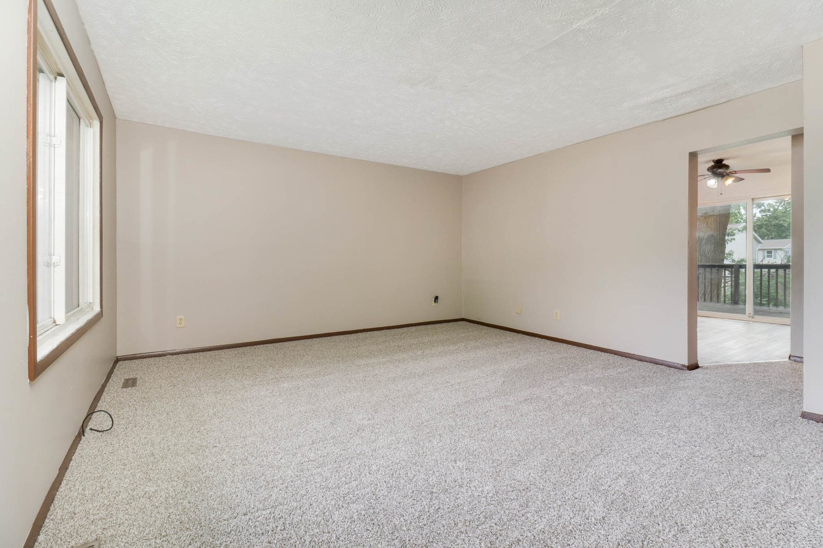 1528 North Hershey Road Bloomington, IL 61704 - Photo 2 of 34