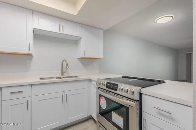 $1,750 | 11040 North 28th Drive, Unit 130, Phoenix, AZ 85029