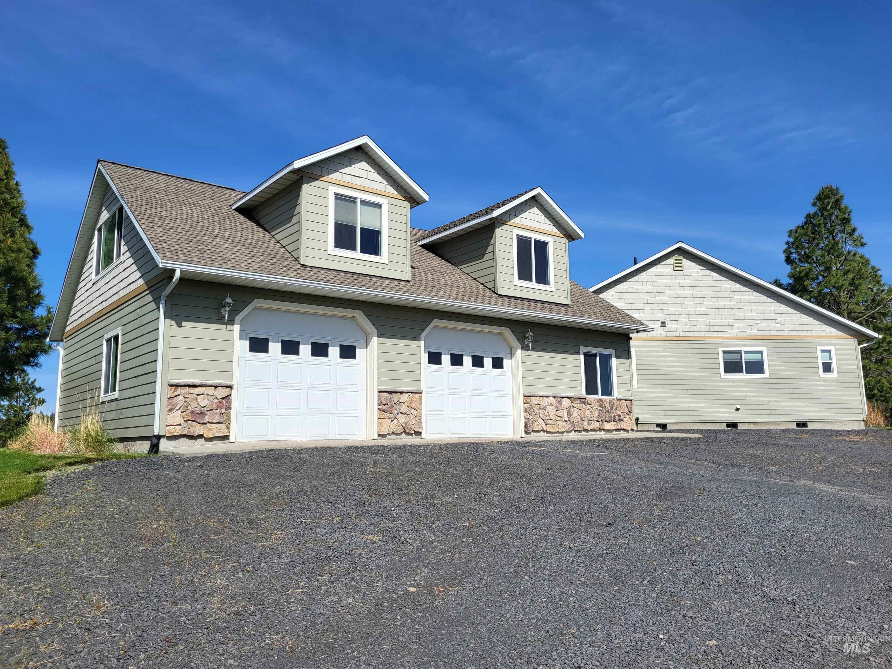 1085 Wallen Road Moscow, ID 83843 - Photo 2 of 50 Front view of garage.
