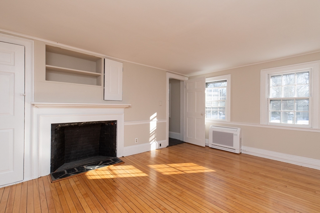 21 Gardner Street, Unit B Hamilton, MA 01982 - Photo 5 of 12