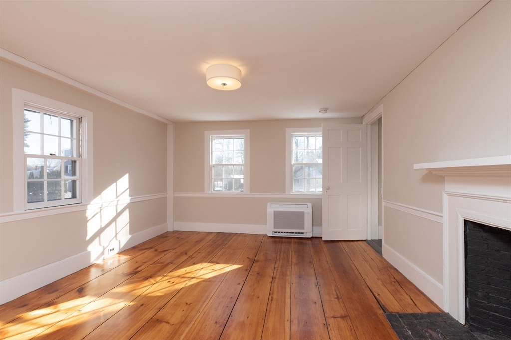 21 Gardner Street, Unit B Hamilton, MA 01982 - Photo 10 of 12