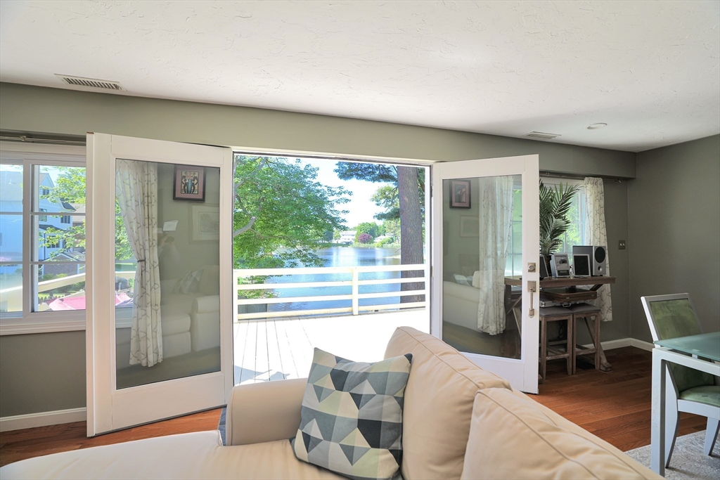 342 Pillings Pond Road Lynnfield, MA 01940 - Photo 14 of 39 Gallery Image 14