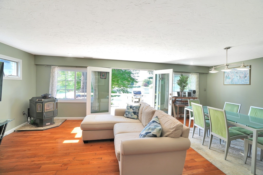 342 Pillings Pond Road Lynnfield, MA 01940 - Photo 15 of 39 Gallery Image 15