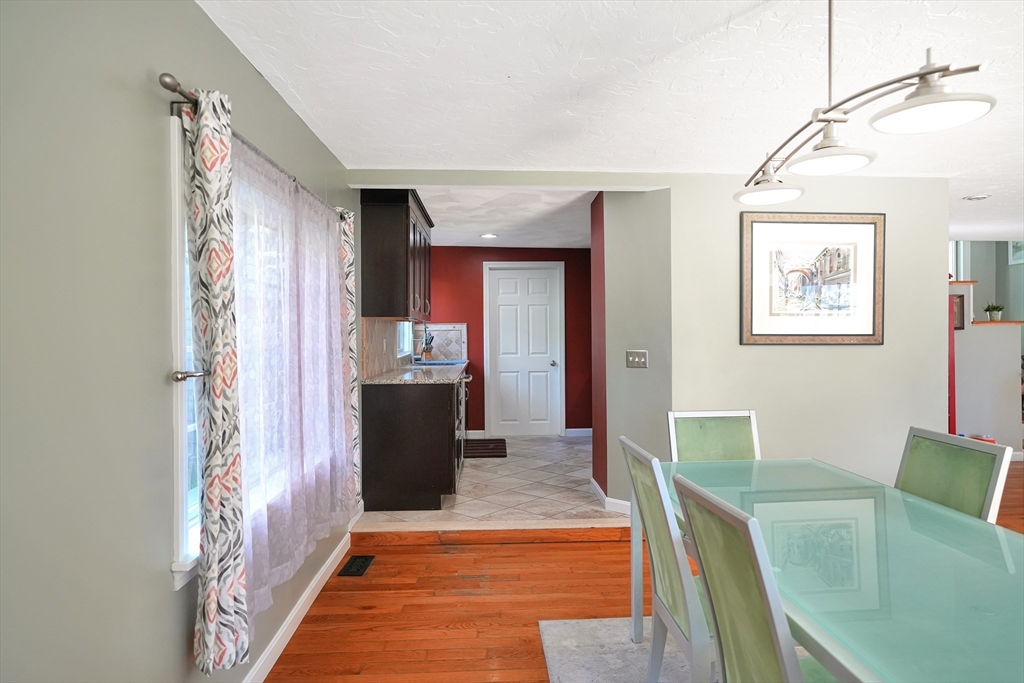 342 Pillings Pond Road Lynnfield, MA 01940 - Photo 18 of 39 Gallery Image 18