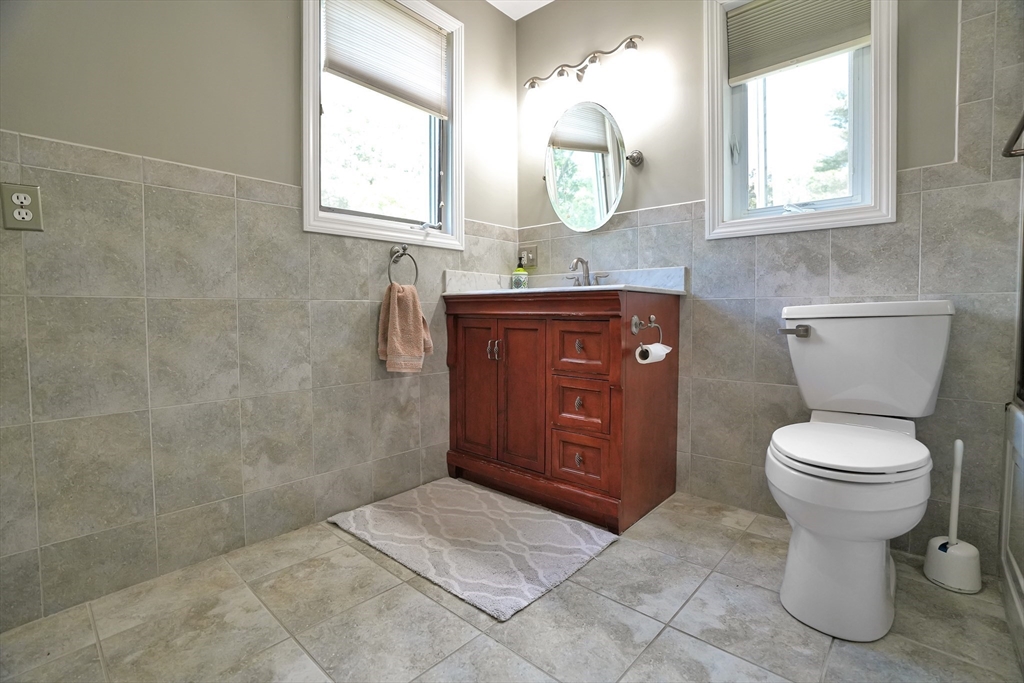 342 Pillings Pond Road Lynnfield, MA 01940 - Photo 30 of 39 Gallery Image 30
