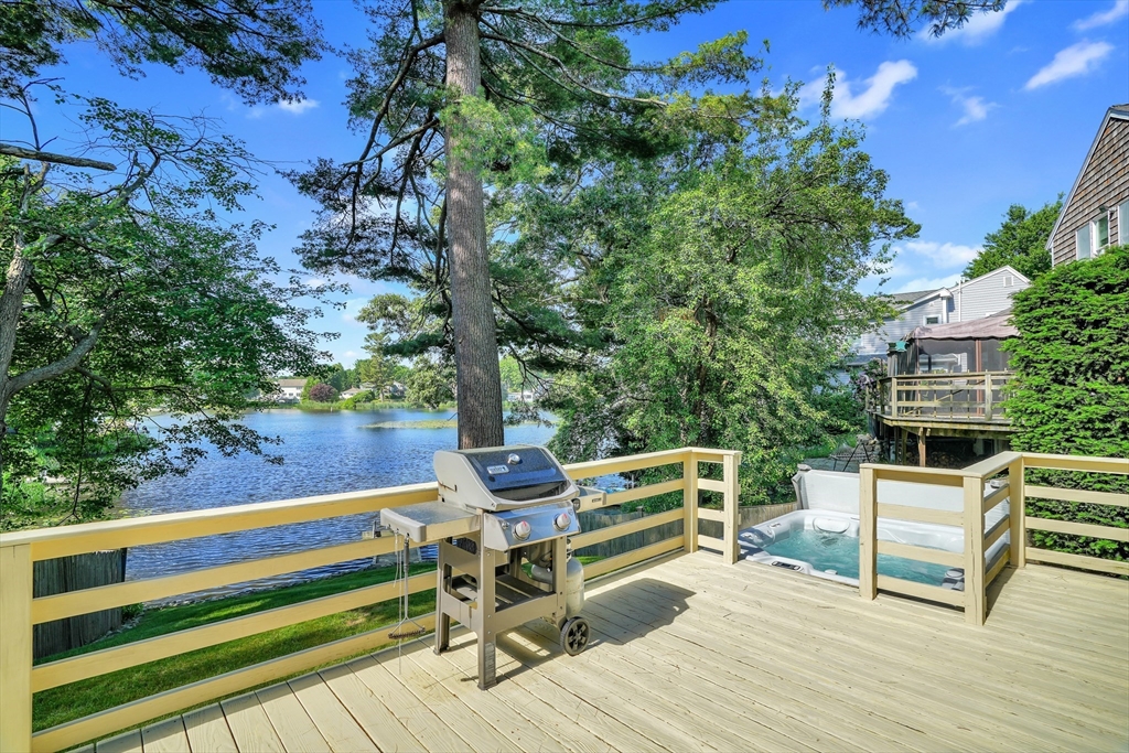342 Pillings Pond Road Lynnfield, MA 01940 - Photo 6 of 39 Gallery Image 6