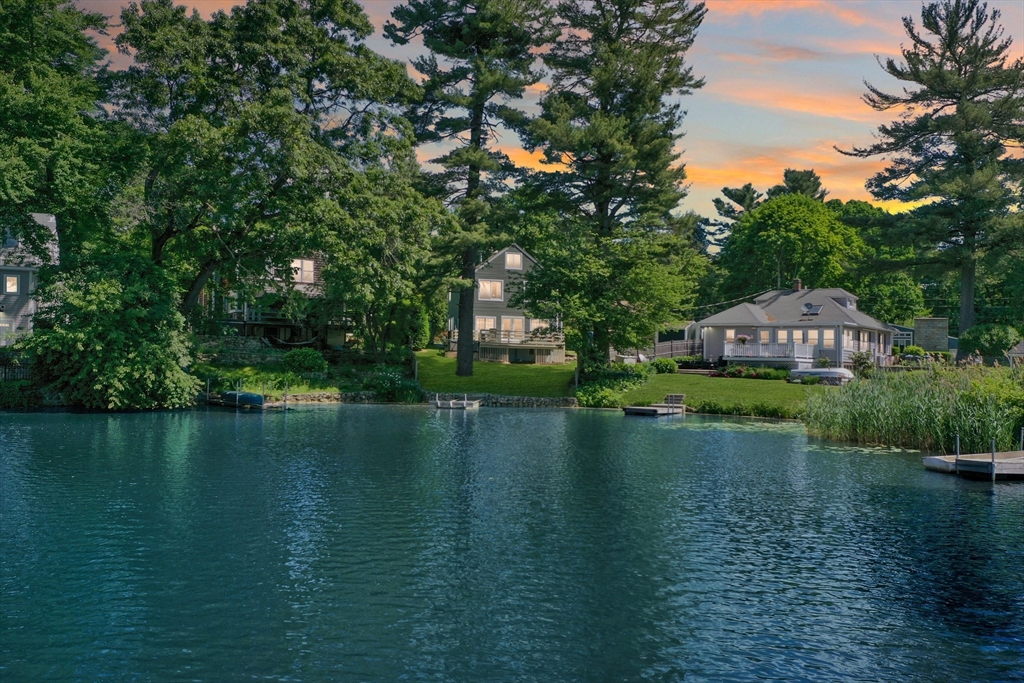 342 Pillings Pond Road Lynnfield, MA 01940 - Photo 9 of 39 Gallery Image 9