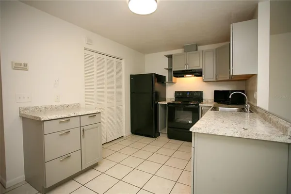 $2,500 | 1421 Northwest 6th Place, Gainesville, FL 32603