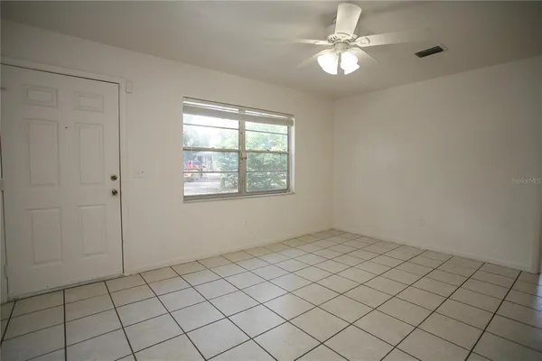 $2,500 | 1421 Northwest 6th Place, Gainesville, FL 32603