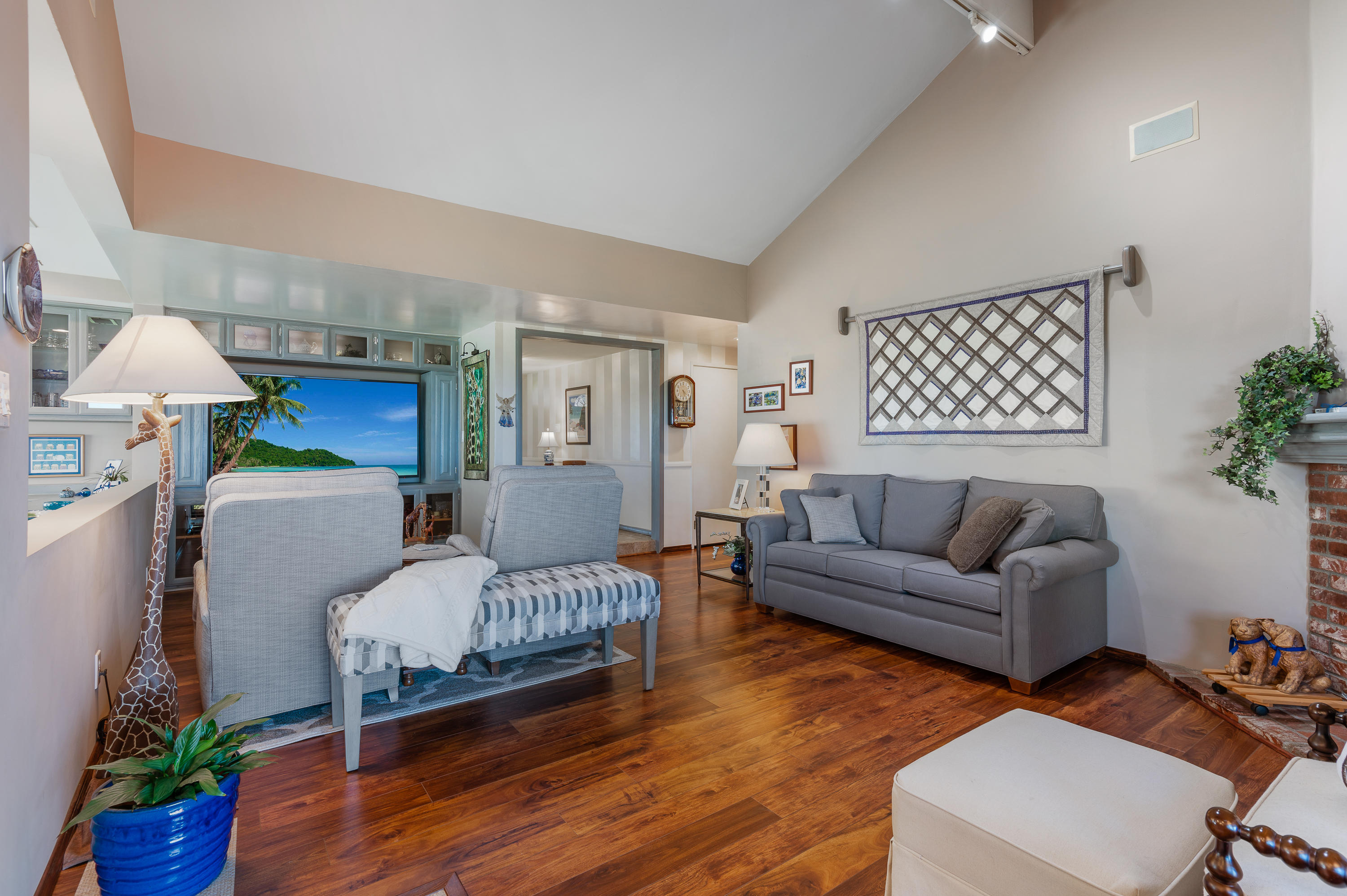 3894 San Augustine Drive Glendale, CA 91206 - Photo 12 of 51 a living room with furniture and a lamp