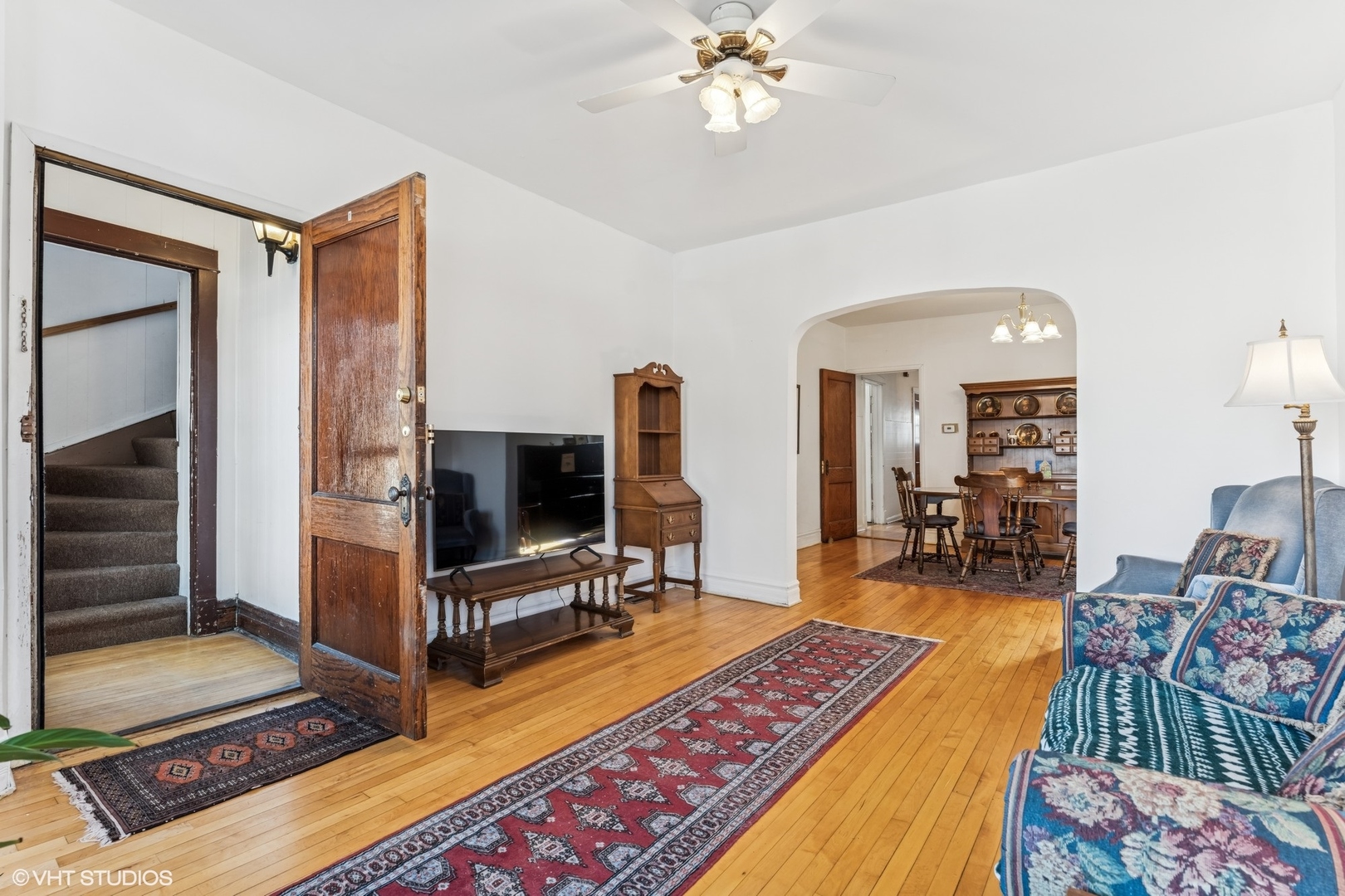 2341 North Springfield Avenue Chicago, IL 60647 - Photo 2 of 15 Gallery Image 2