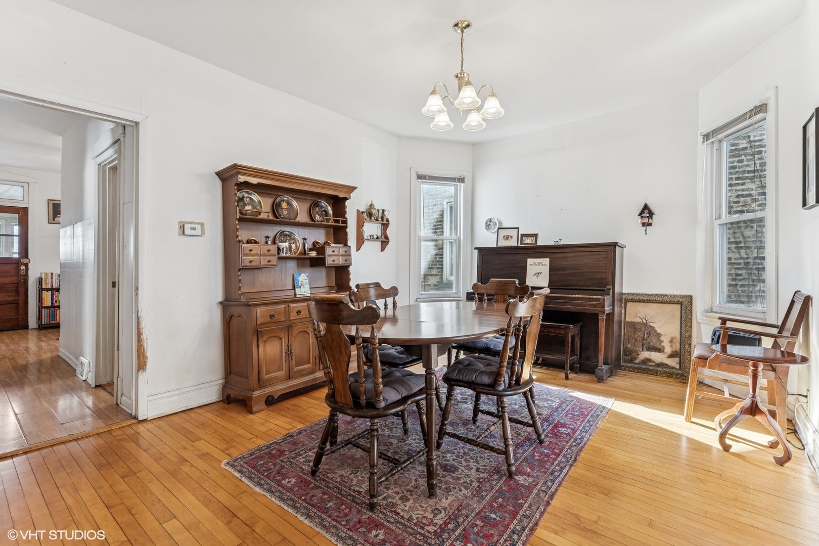 2341 North Springfield Avenue Chicago, IL 60647 - Photo 4 of 15 Gallery Image 4