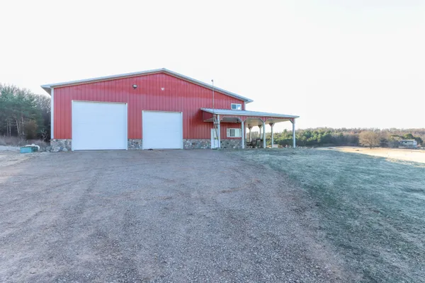 $949,900 | E2985 Bunker Road, Waupaca, WI 54981