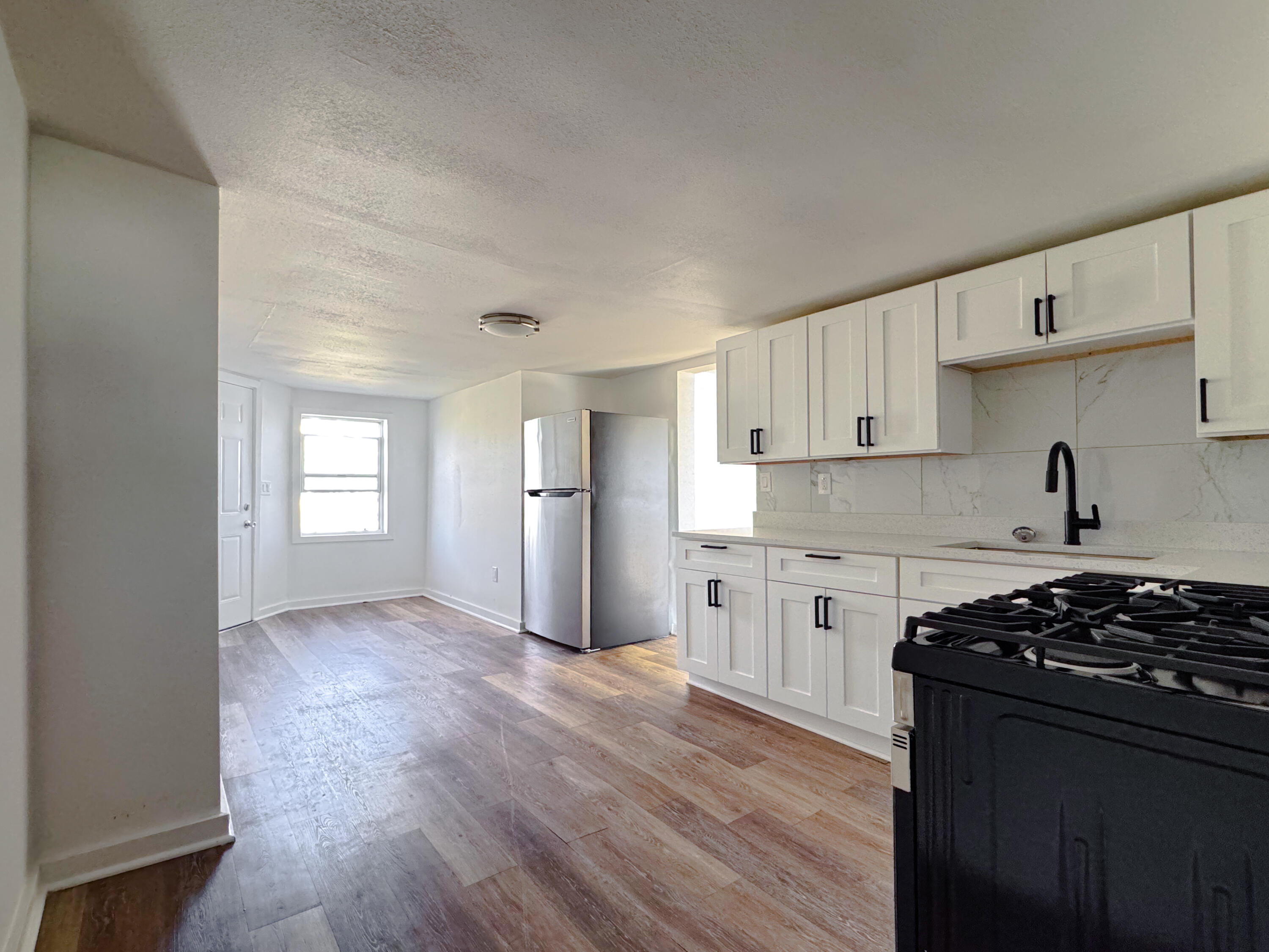 1746 Chatham Street Racine, WI 53402 - Photo 8 of 38 1746Chatham-103