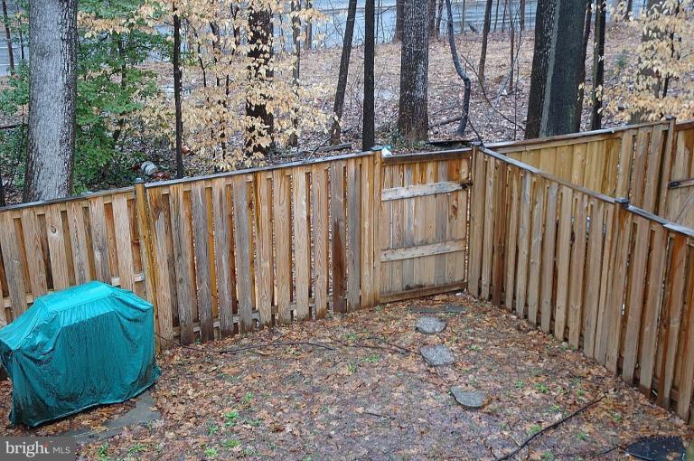 9014 Fox Grape Lane Springfield, VA 22152 - Photo 12 of 13 Back yard