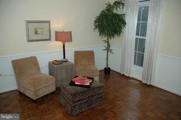 9014 Fox Grape Lane Springfield, VA 22152 - Photo 8 of 13 Living Room