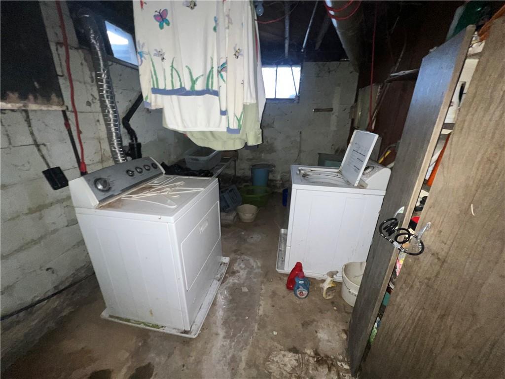 503 Main Street Leechburg, PA 15656 - Photo 20 of 20 a utility room with dryer and washer
