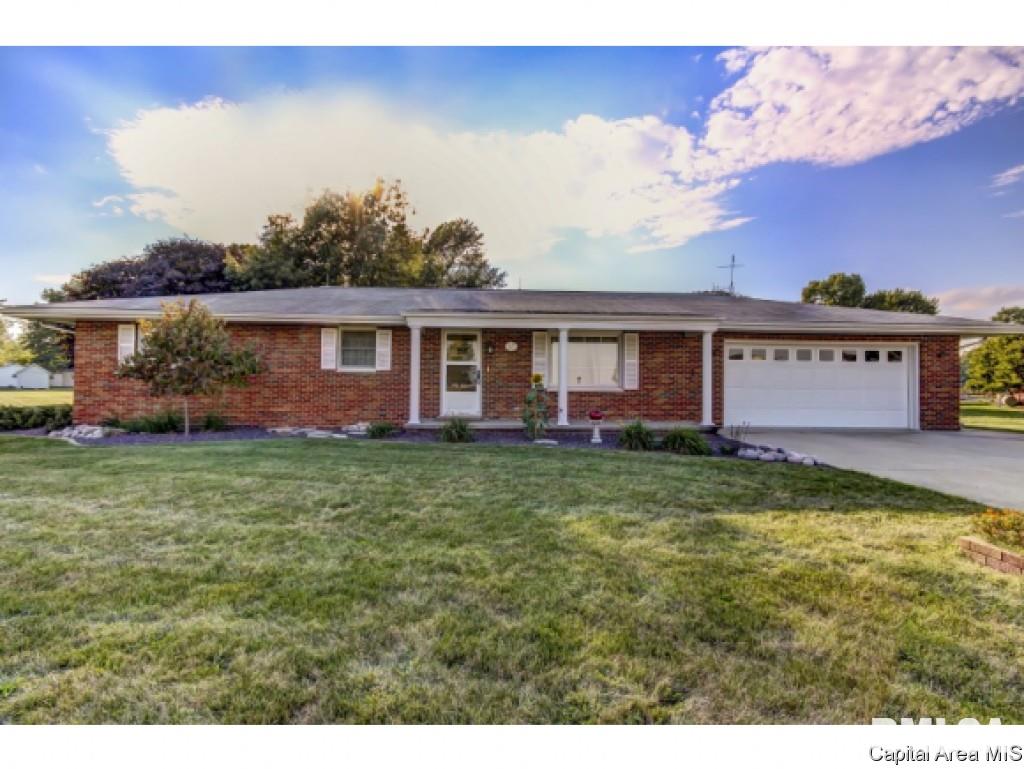 415 Springfield Road Raymond, IL 62560 - Photo 1 of 34 Gallery Image 1