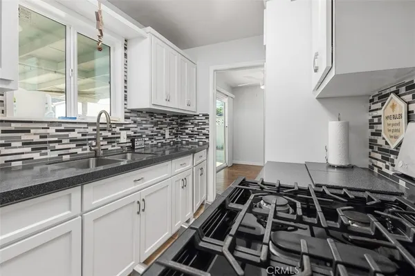 $880,000 | 1655 West 110th Street, Los Angeles, CA 90047