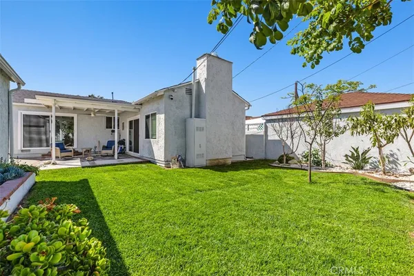 $880,000 | 1655 West 110th Street, Los Angeles, CA 90047