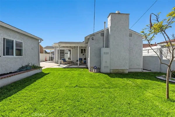 $880,000 | 1655 West 110th Street, Los Angeles, CA 90047