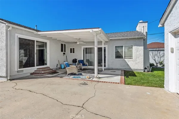 $880,000 | 1655 West 110th Street, Los Angeles, CA 90047