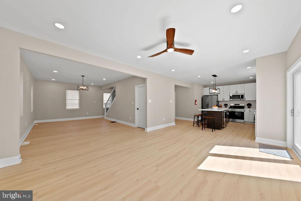 925 Union Landing Road Cinnaminson, NJ 08077 - Photo 13 of 42 Spacious, modern living area with natural light.
