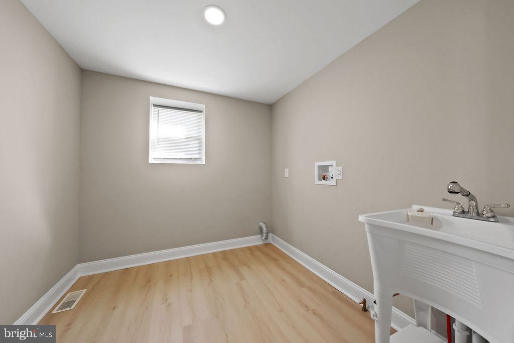 925 Union Landing Road Cinnaminson, NJ 08077 - Photo 24 of 42 Spacious laundry room on second floor