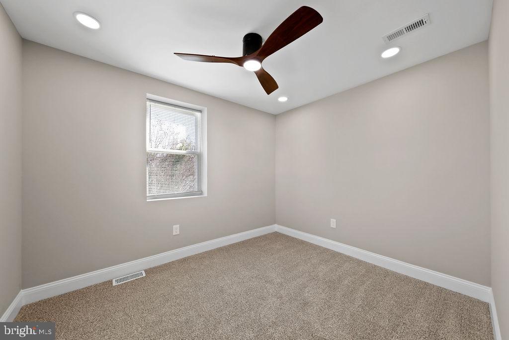 925 Union Landing Road Cinnaminson, NJ 08077 - Photo 25 of 42 Bright and airy room with modern finishes.