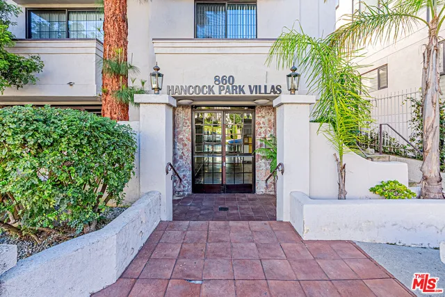 $3,800 | 860 South Lucerne Boulevard, Unit 202, Los Angeles, CA 90005