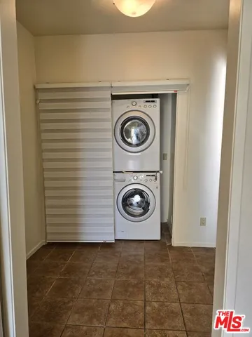 $3,800 | 860 South Lucerne Boulevard, Unit 202, Los Angeles, CA 90005