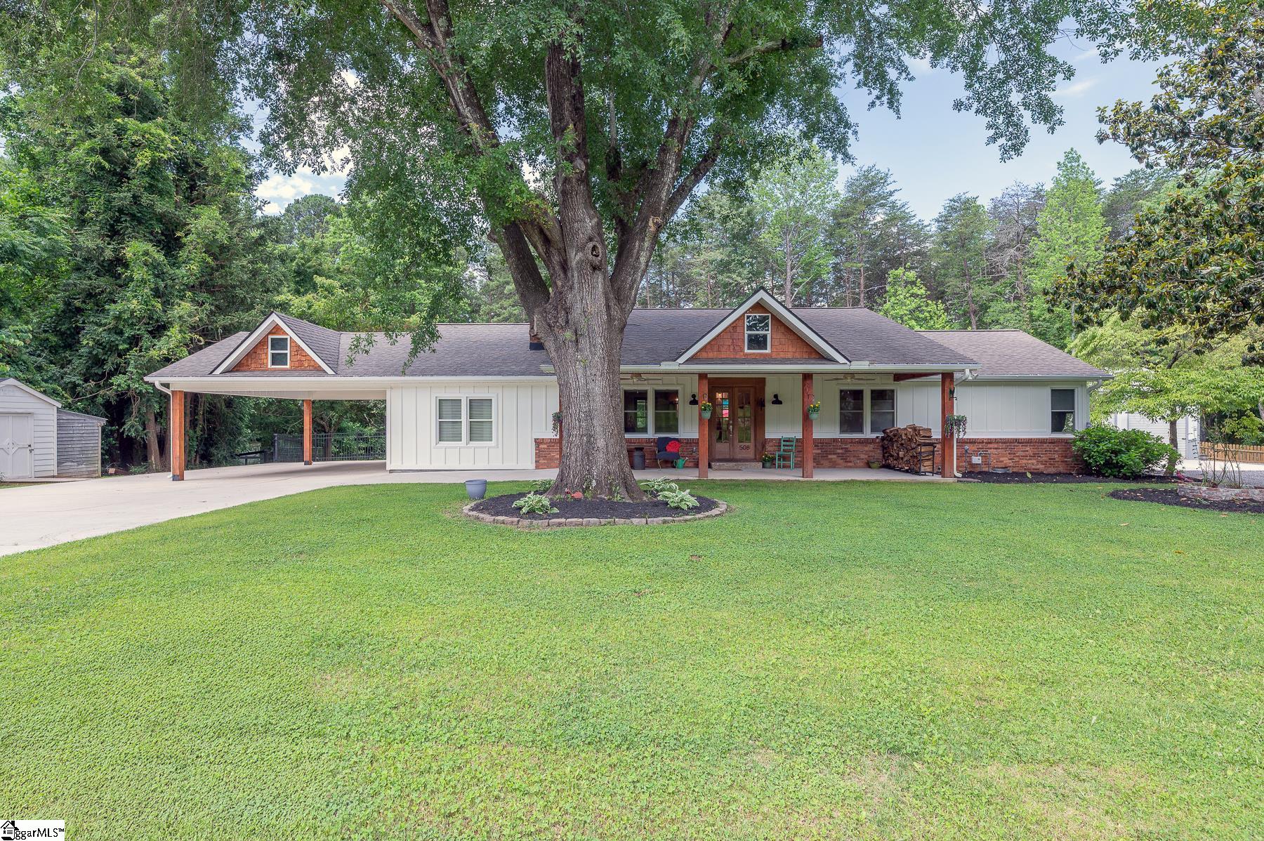 508 Forest Drive Landrum, SC 29356 - Photo 1 of 48