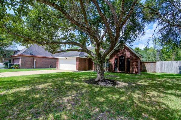 $267,000 | 1145 Westglen Drive, Alvin, TX 77511