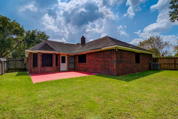 $267,000 | 1145 Westglen Drive, Alvin, TX 77511