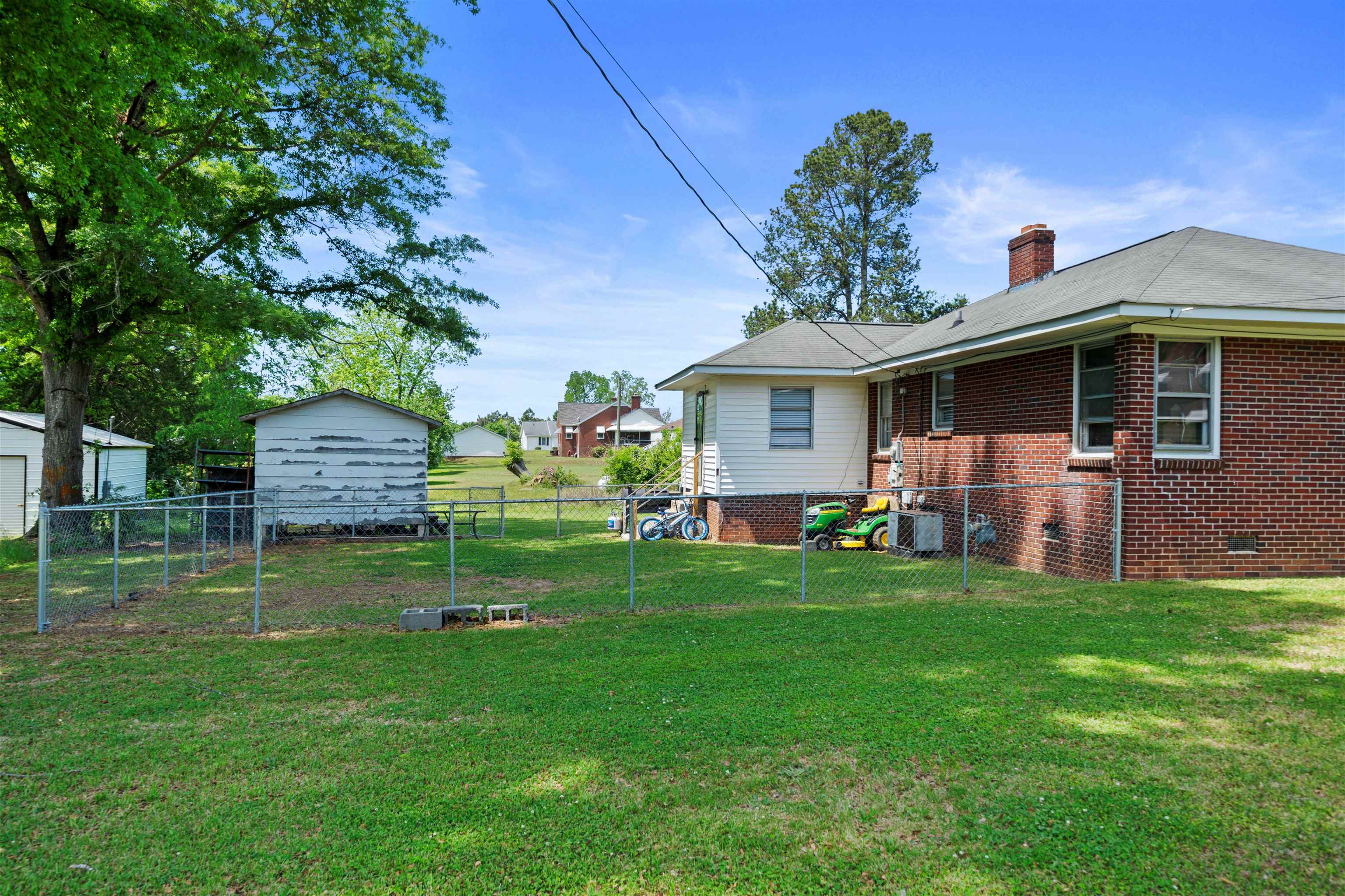 201 Davis Street Union, SC 29379 - Photo 4 of 36