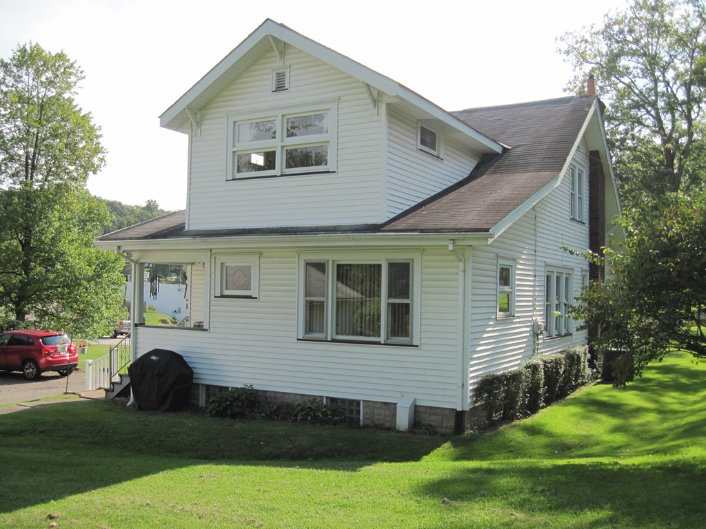1561 Mercer Road Franklin, PA 16323 - Photo 2 of 13 Gallery Image 2