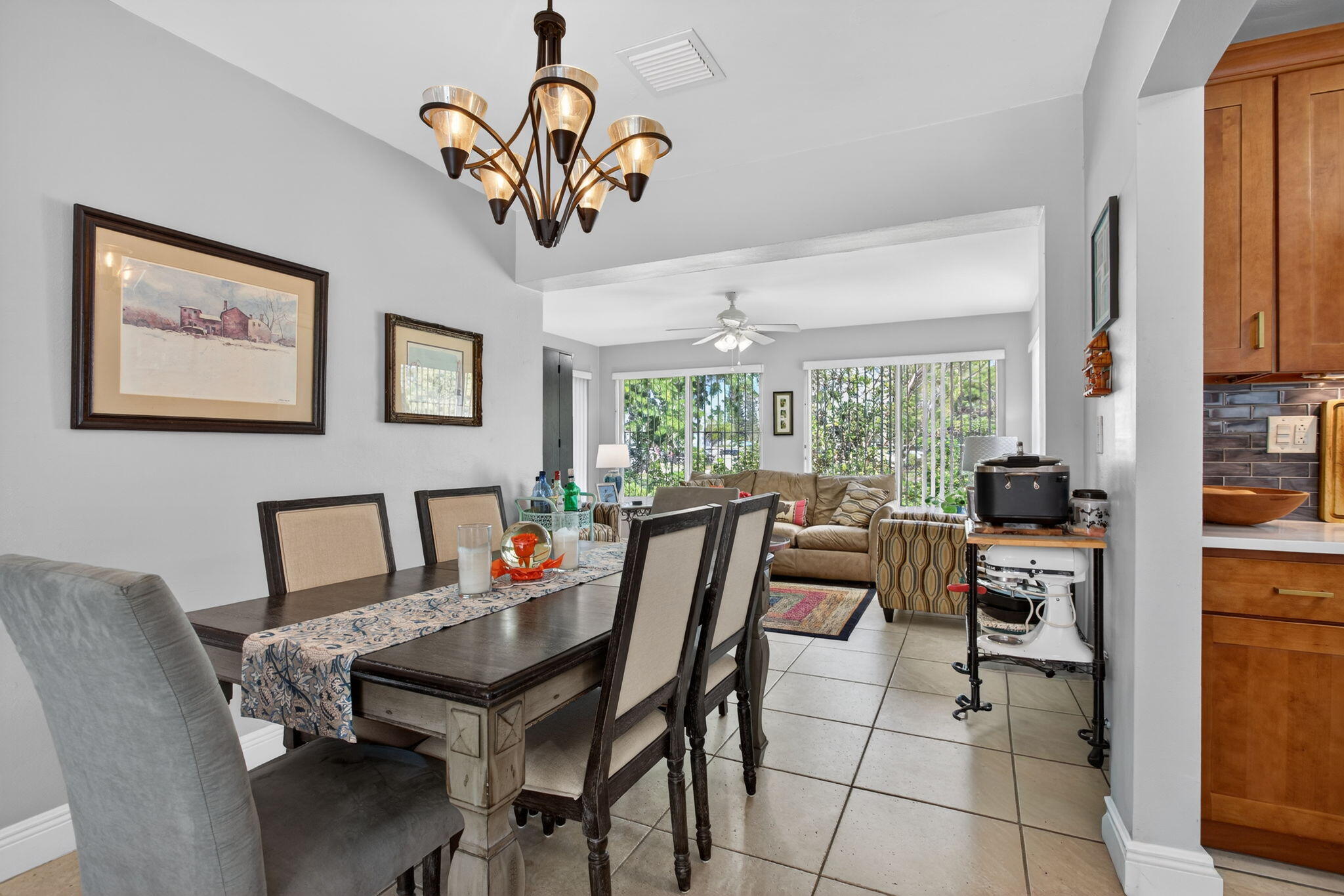425 Southwest 10th Street Pompano Beach, FL 33060 - Photo 17 of 47 a dining room with furniture and window