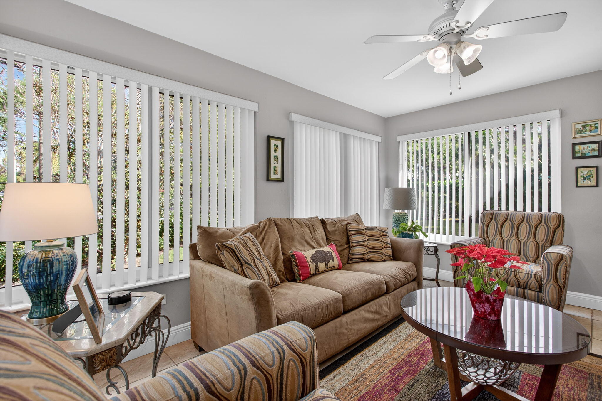 425 Southwest 10th Street Pompano Beach, FL 33060 - Photo 20 of 47 a living room with furniture and a large window