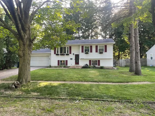 $272,500 | 1111 Bretton Drive, Kalamazoo, MI 49006