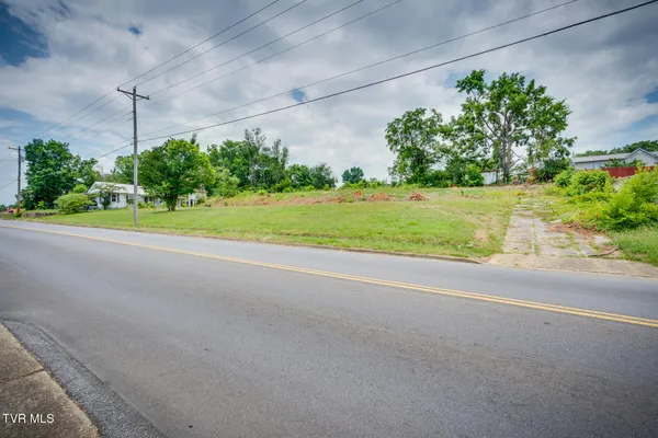 $125,000 | 423 East Bernard Avenue, Unit 33 & 34, Greeneville, TN 37745