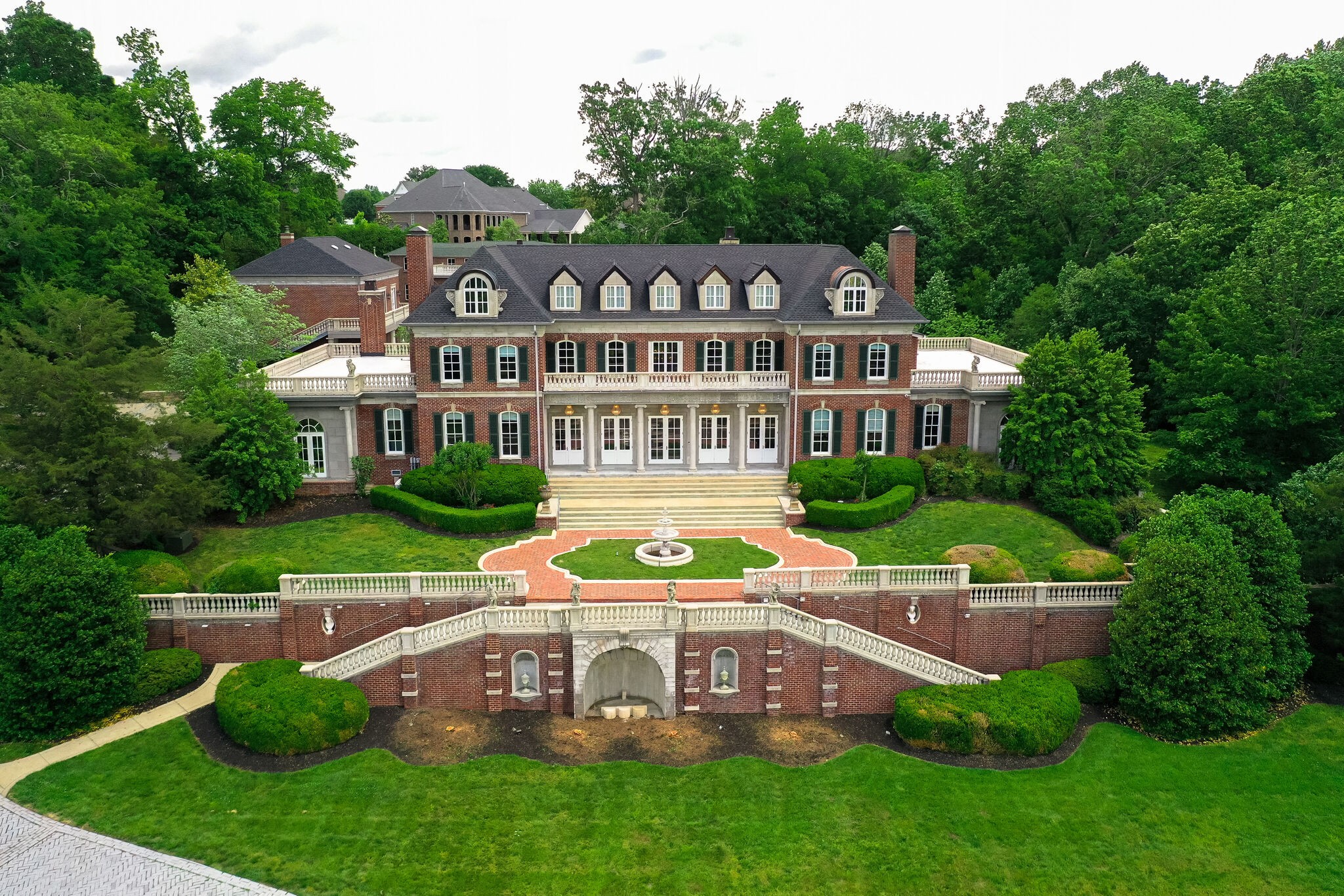 a view of a house with a big yard