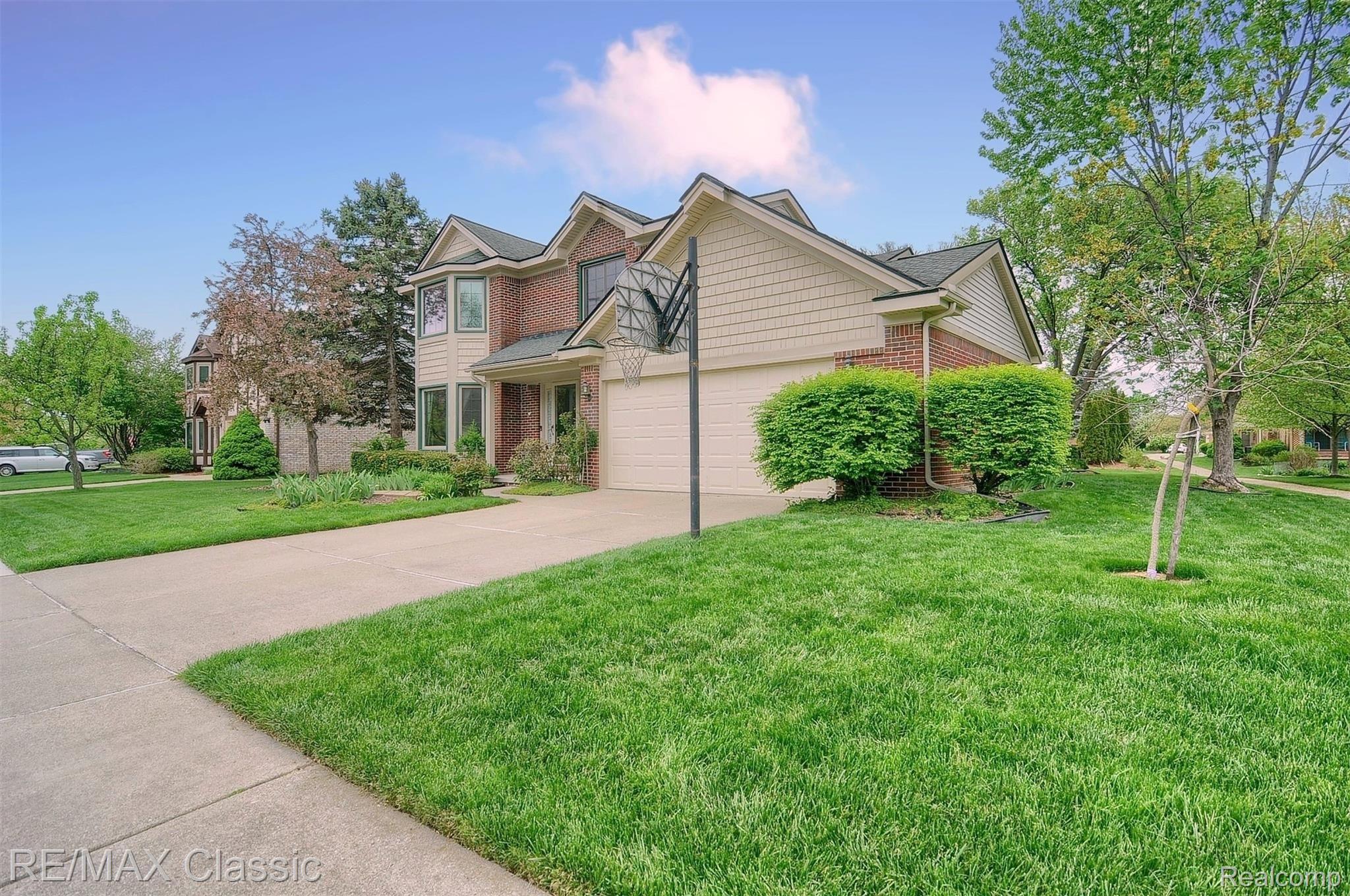 44918 Glengarry Road Canton, MI 48188 - Photo 2 of 31 2-Front-2nd-View.jpg