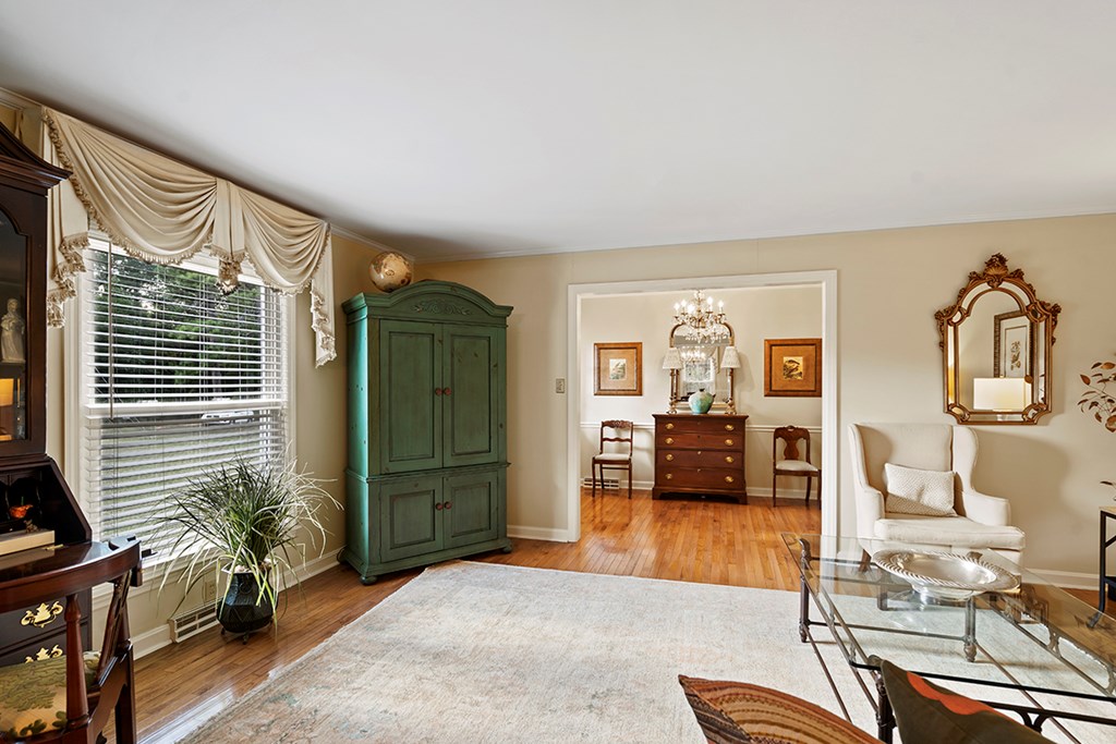 128 Crescent Road Greenwood, SC 29649 - Photo 4 of 28 Gallery Image 4