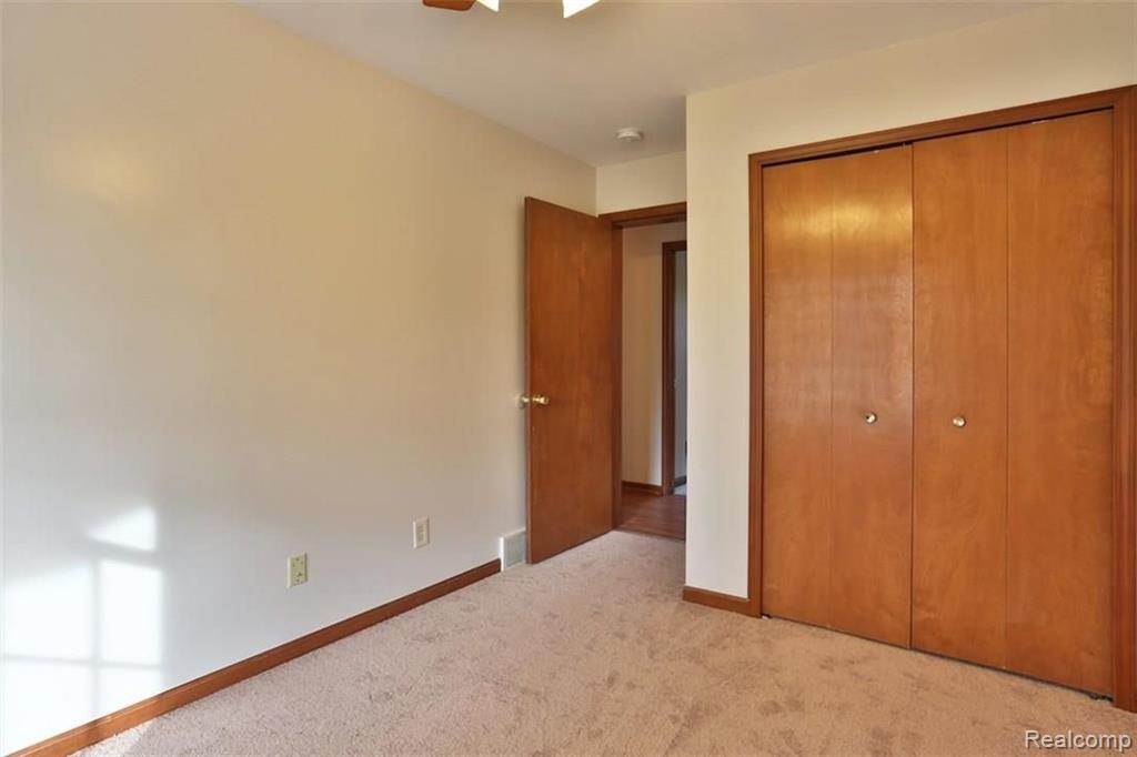 47110 Hull Road Belleville, MI 48111 - Photo 14 of 31