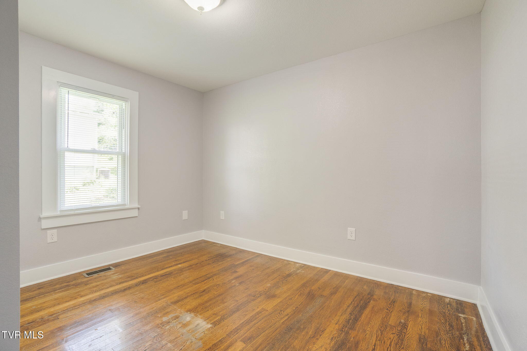 404 Cherry Street Greeneville, TN 37745 - Photo 16 of 25 016