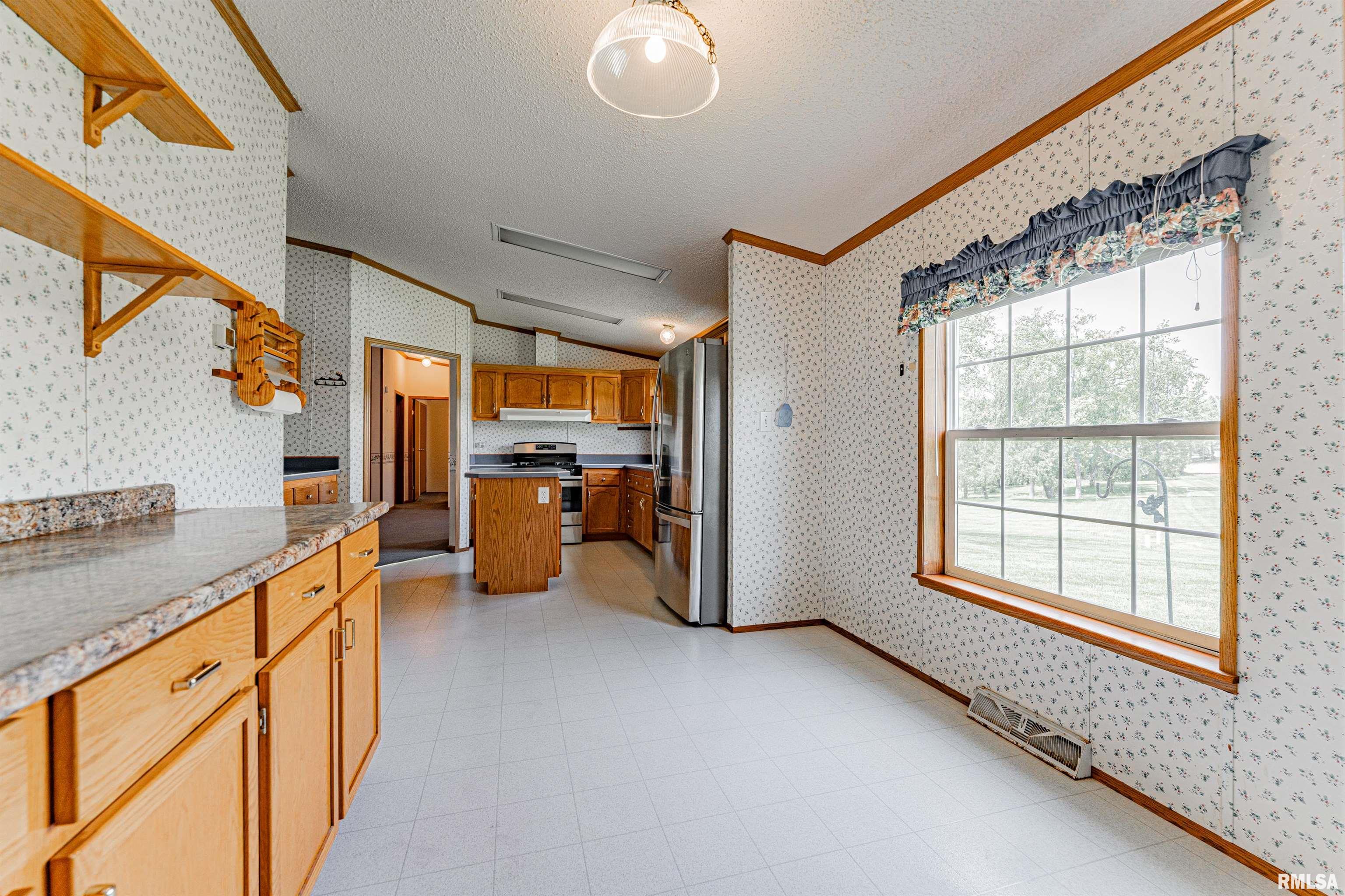 8363 Carl Springs Road Wapella, IL 61777 - Photo 13 of 30