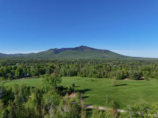 $1,495,000 | 69 Casey Lane, Jefferson, NH 03583