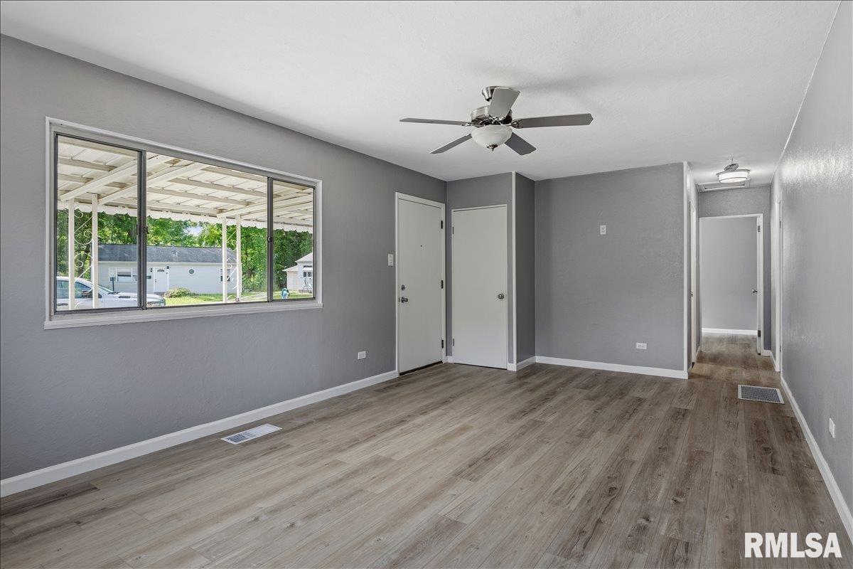 8 Douglas Court Springfield, IL 62704 - Photo 6 of 31