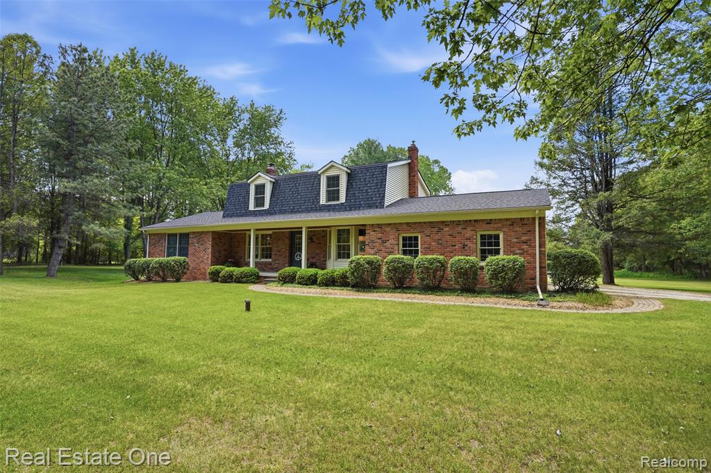 1765 Rowe Road Milford, MI 48380 - Photo 2 of 61