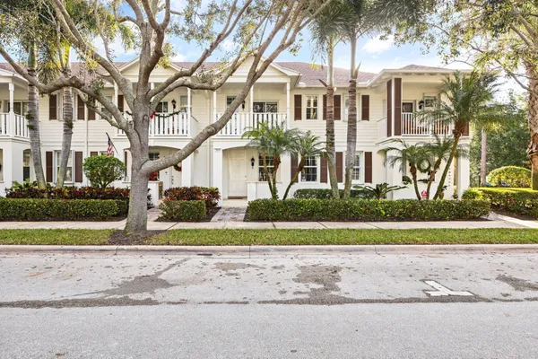 $575,000 | 2889 East Community Drive, Jupiter, FL 33458